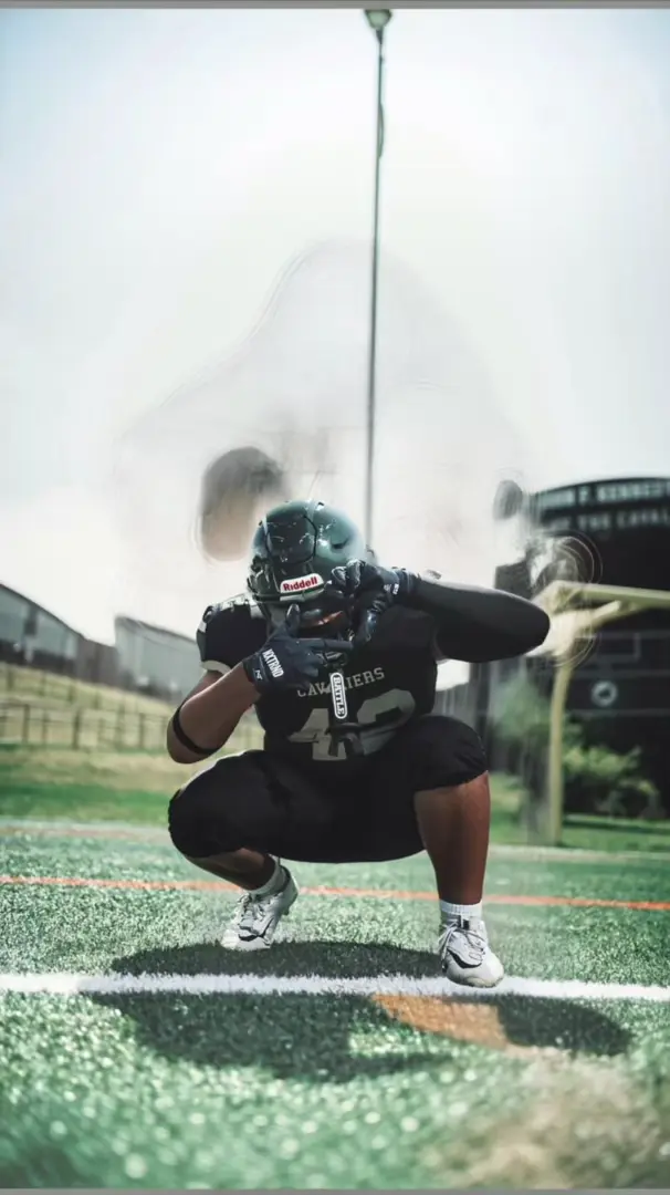 Football Player Action Pose 4K Live Wallpaper