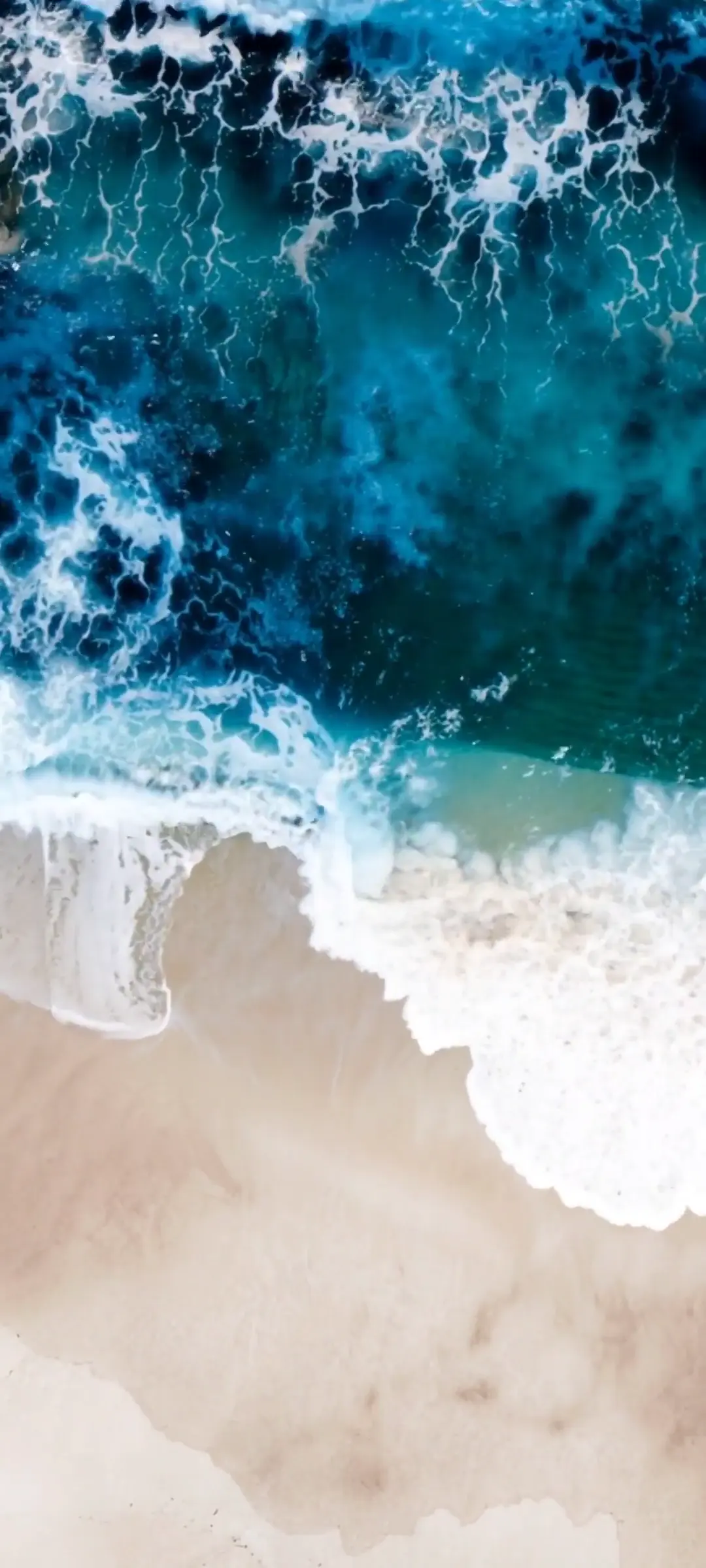 4K Ocean Waves Crashing on Beach Live Wallpaper